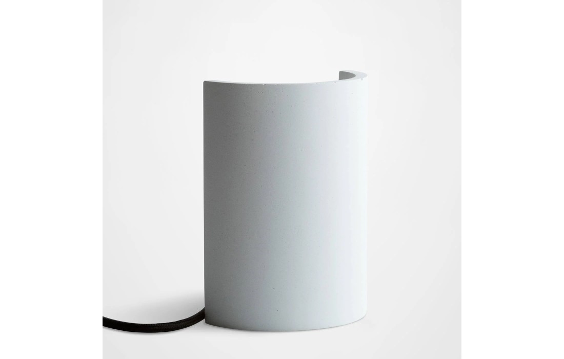 Настольная лампа от фабрики Plato Design модель Esse White