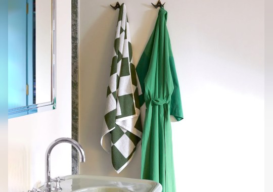 Аксессуар для ванной модель Check Hand Towel от фабрики Hay