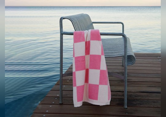 Аксессуар для ванной Check Bath Towel от Hay image 5
