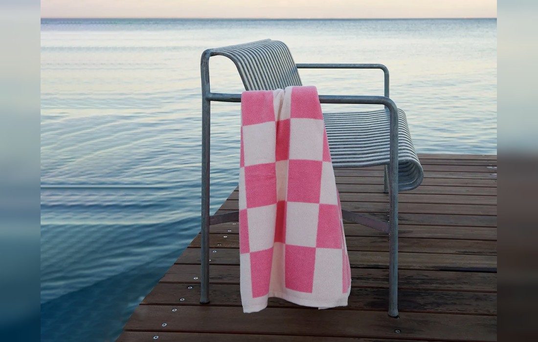 Аксессуар для ванной модель Check Bath Towel от фабрики Hay