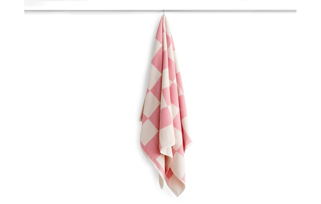 Аксессуар для ванной модель Check Bath Towel от фабрики Hay