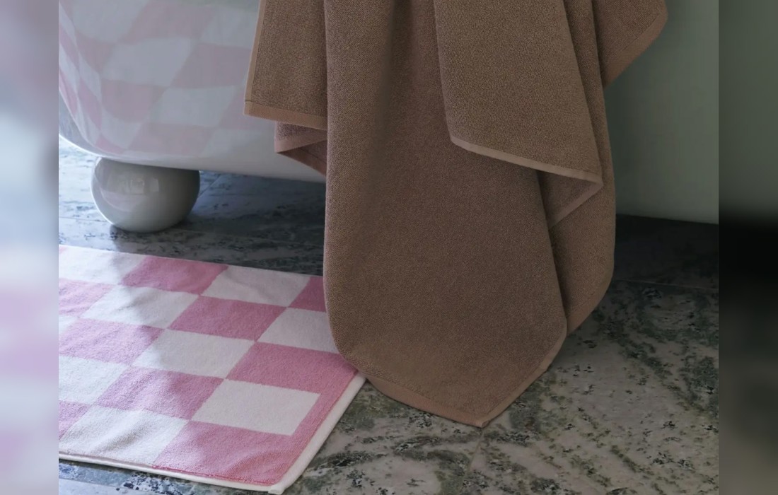 Аксессуар для ванной модель Check Bath Mat от фабрики Hay