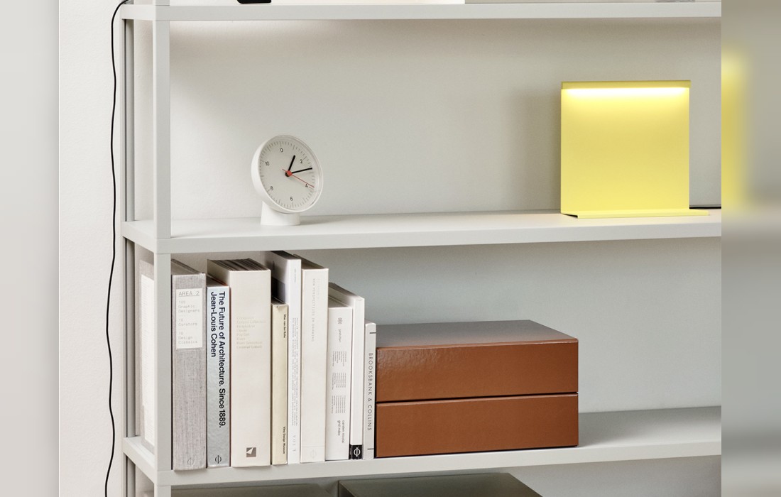Часы модель Table Clock от фабрики Hay