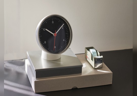Часы модель Table Clock от фабрики Hay