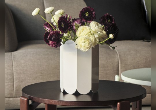 Ваза модель Arcs Vase от фабрики Hay