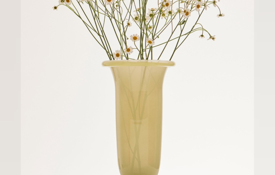Ваза модель Empire Vase L от фабрики Hay