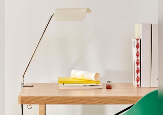 Настольная лампа модель Apex Desk Lamp от фабрики Hay