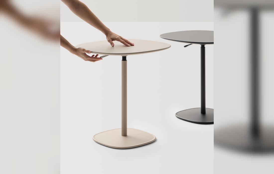 Стол FLOE от фабрики INCLASS модель Table with base 48x48cm and height 73cm
