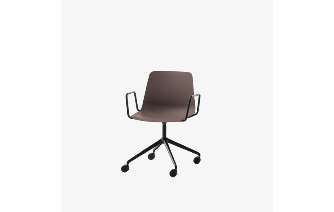 Кресло VARYA от фабрики INCLASS модель Armchair with 4 spoke aluminum swivel base on casters
