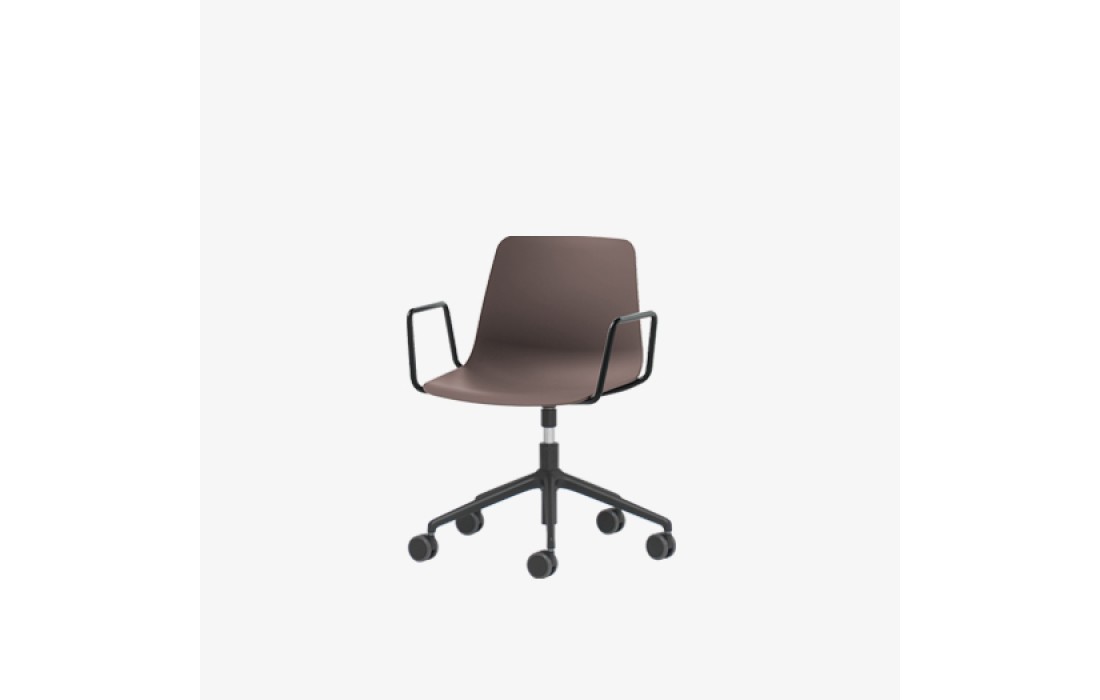 Кресло VARYA от фабрики INCLASS модель Armchair 5 spoke aluminum swivel base on casters gas lift