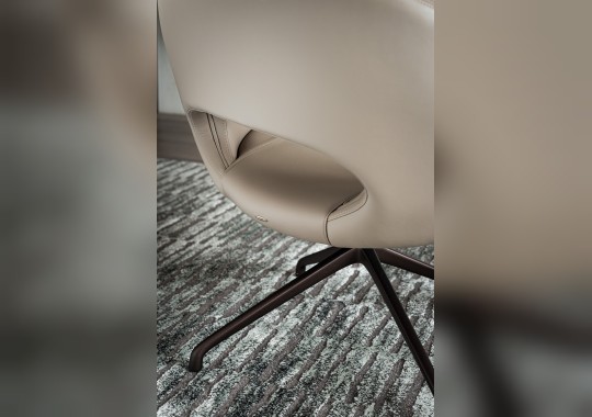 Кресло поворотное модель Miranda lounge от фабрики Cattelan