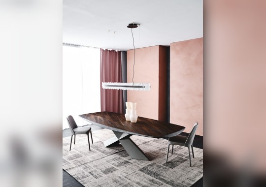 Обеденный стол Tyron Wood и стул Italia от фабрики Cattelan