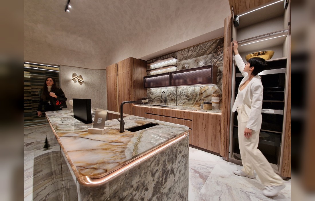 Кухня из мрамора и дерева Villa D'Este от фабрики Visionnaire