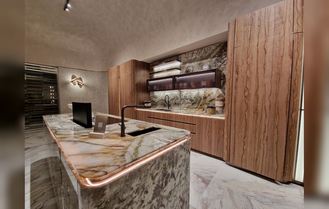 Кухня из мрамора и дерева Villa D'Este от фабрики Visionnaire