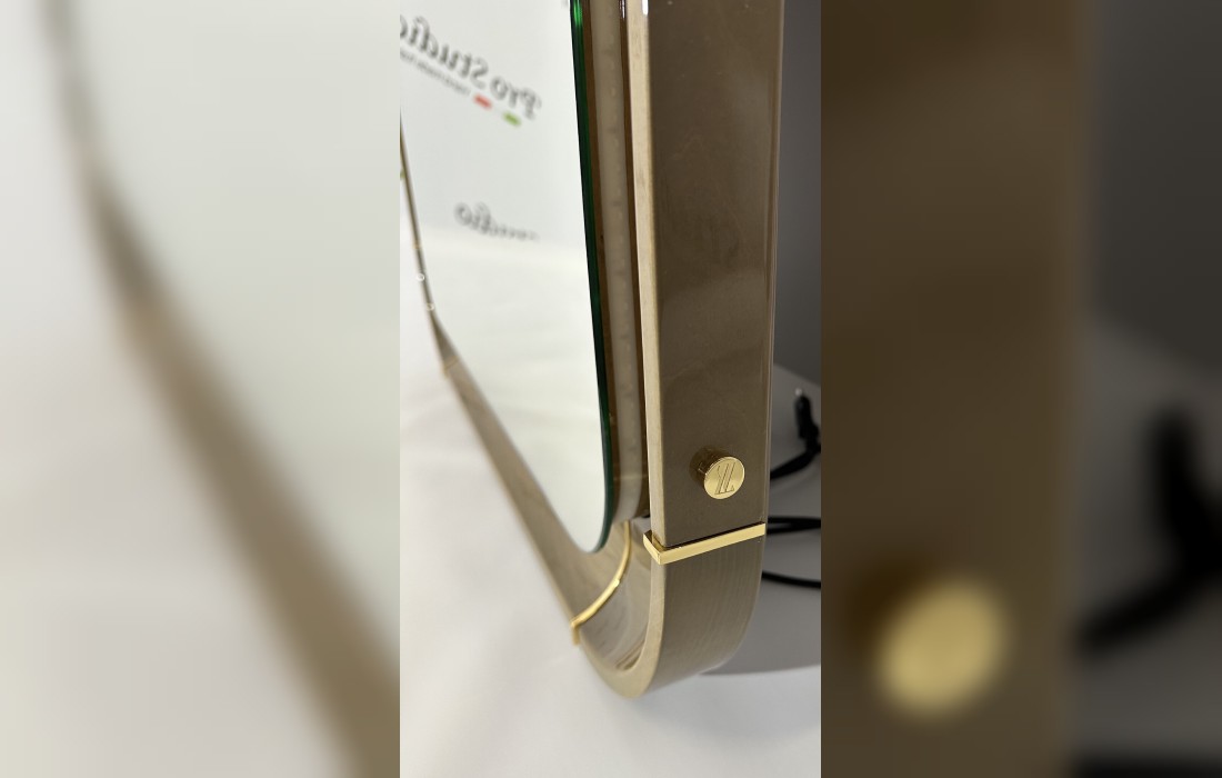 Настенное зеркало Aspen LV-51008 от производителя Luigi Volpi