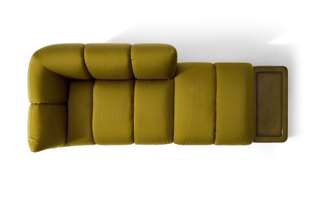 Диван Ardys фабрики Cassina — дизайн Патрисии Уркиолы