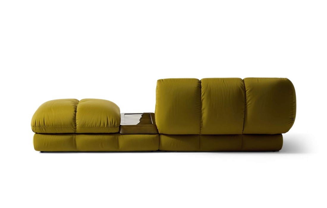 Диван Ardys фабрики Cassina — дизайн Патрисии Уркиолы