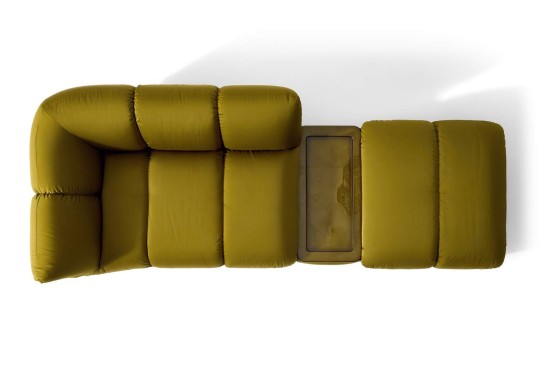 Диван Ardys фабрики Cassina — дизайн Патрисии Уркиолы