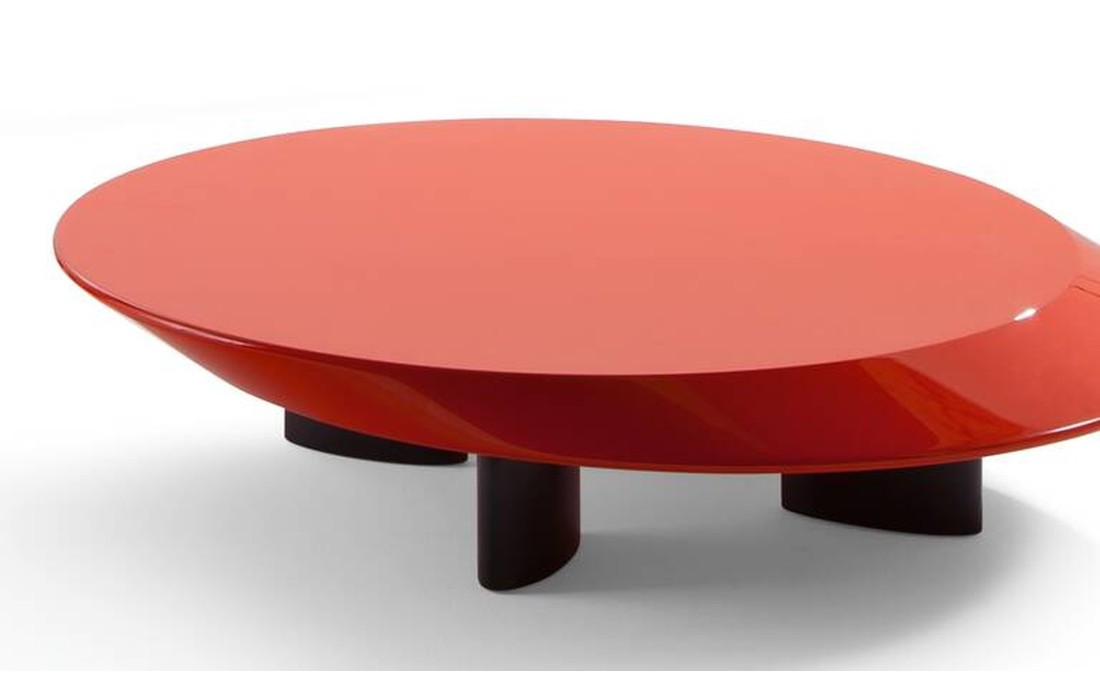 Журнальный стол Accordo фабрики Cassina — дизайн Шарлотты Перриан
