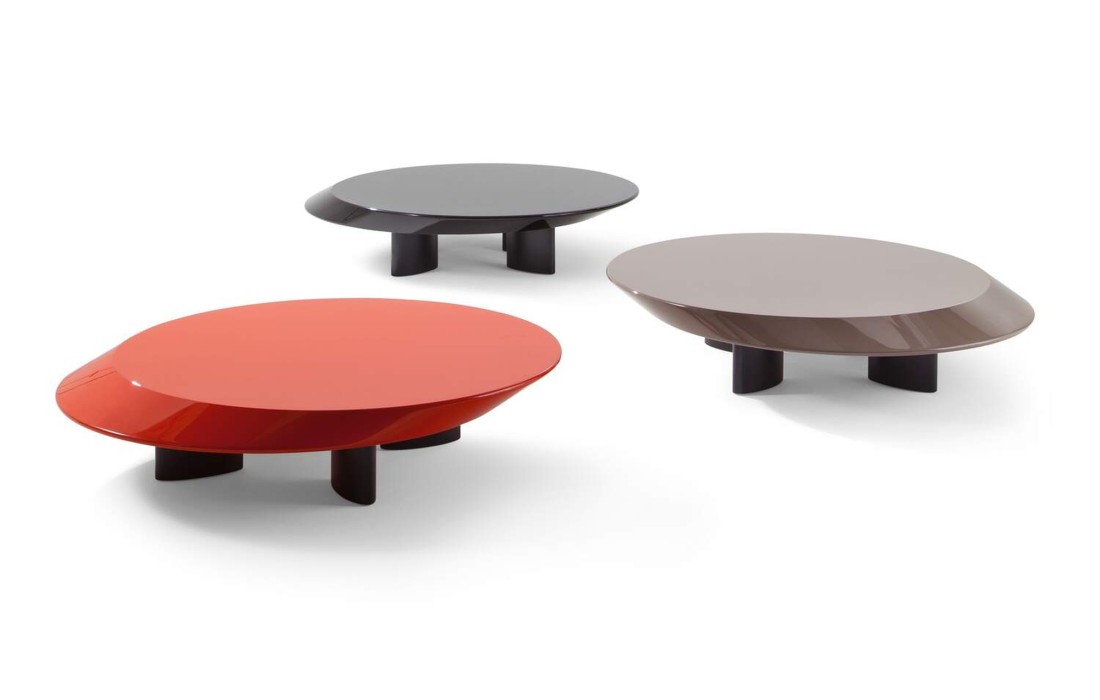 Журнальный стол Accordo фабрики Cassina — дизайн Шарлотты Перриан