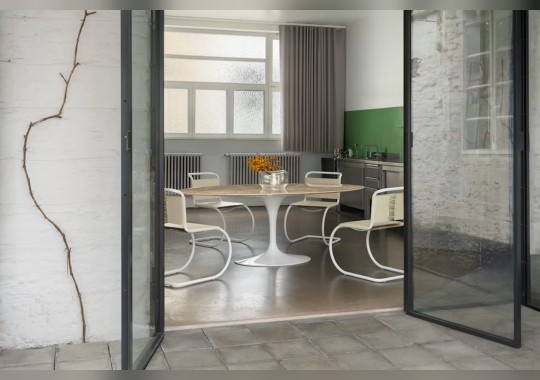 Обеденный стол Saarinen от Knoll image 3