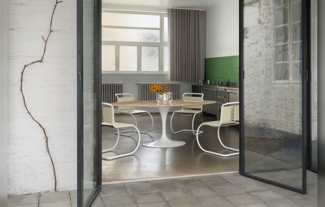 Обеденный стол Saarinen Pedestal Table фабрики Knoll