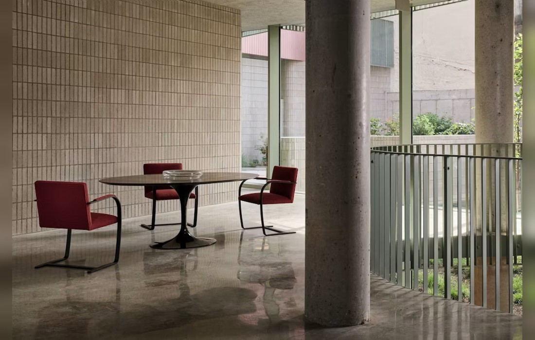 Обеденный стол Saarinen Pedestal Table фабрики Knoll