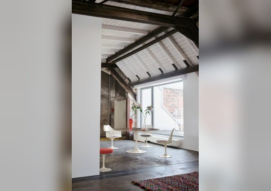 Обеденный стол Saarinen Pedestal Table фабрики Knoll