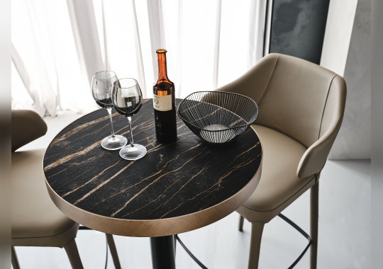 Круглый стол Ribot Keramik Bistrot с керамическим топом и деревянные стулья Dumbo Wood от Cattelan image 4