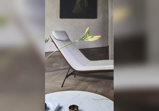 Кресло-шезлонг Alpilles и книжный шкаф Roll от фабрики Bonaldo image 5