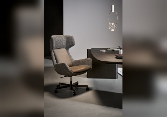 Кресло Newton от фабрики Bonaldo