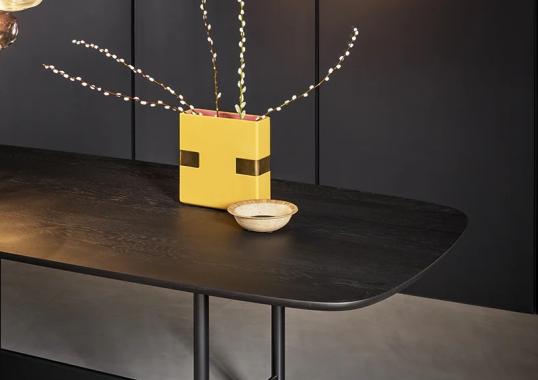 Стол обеденный модель Canvas от Bonaldo