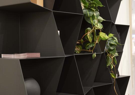 Книжный стеллаж модель Checker от фабрики Tonin Casa