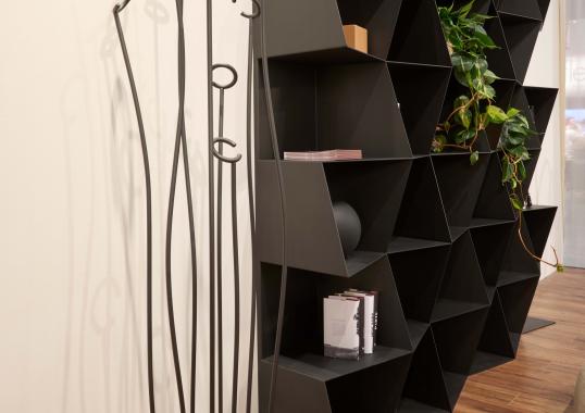 Книжный стеллаж модель Checker от фабрики Tonin Casa