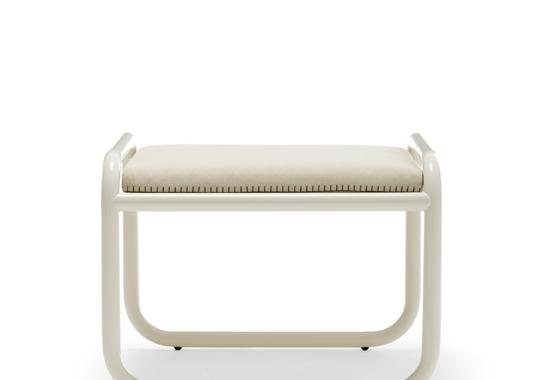 Пуф уличный модель Locus Solus от Jacquemus Exteta
