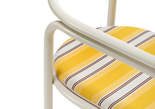 Пуф уличный модель Locus Solus от Jacquemus Exteta