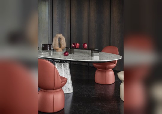 Обеденный стол модель Mesa Ellipse от Poltrona Frau | Vignelli