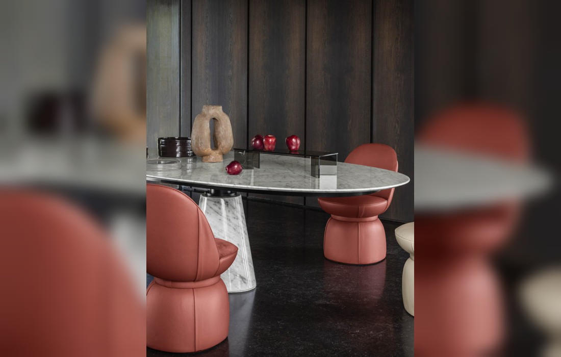 Обеденный стол модель Mesa Ellipse от Poltrona Frau | Vignelli