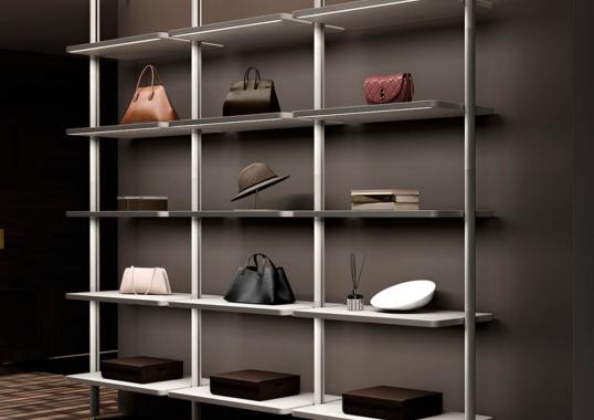 Гардеробная модель DressCove от фабрики Poltrona Frau