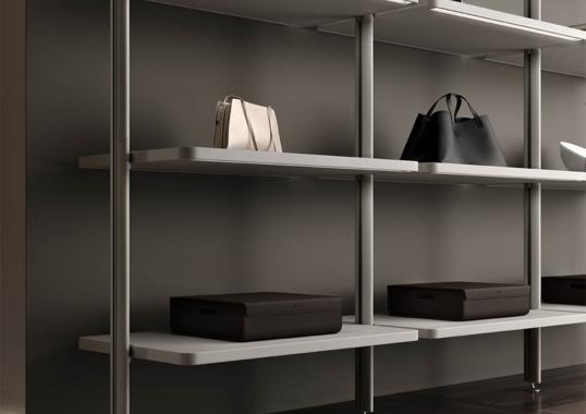 Гардеробная модель DressCove от фабрики Poltrona Frau