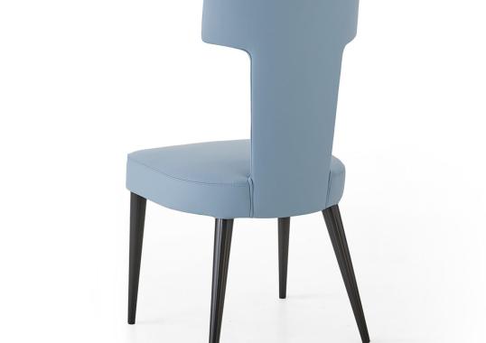 Стул от фабрики Franco Bianchini модель Navigli