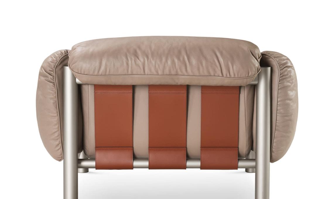 Кресло от фабрики Ghidini 1961 модель Flo Beige