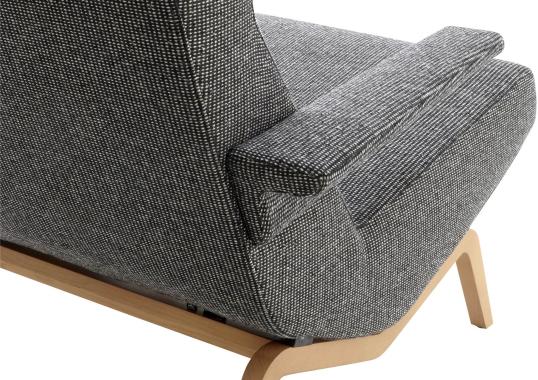 Кресло Ligne Roset Archi Armchair With Wooden Base image 3