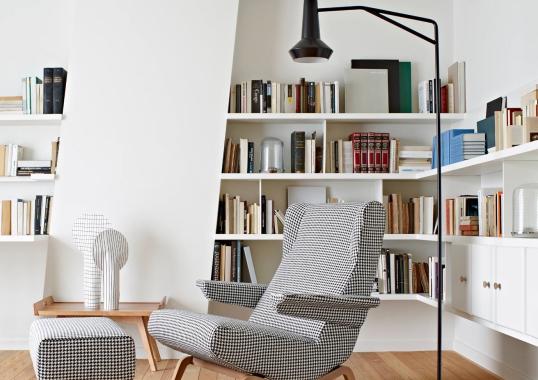 Кресло Ligne Roset Archi Armchair With Wooden Base image 4