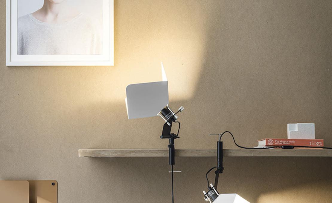 Настенный светильник от фабрики Stilnovo модель Triedro №2