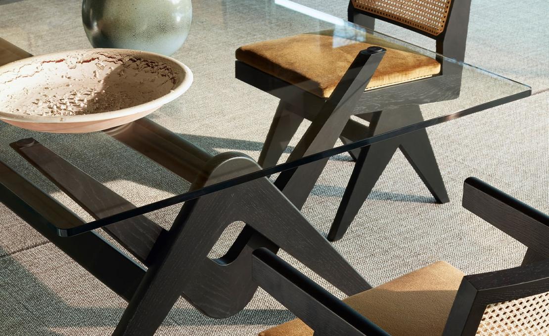 Стул от фабрики Cassina модель Capitol Complex Hommage à Pierre Jeanneret