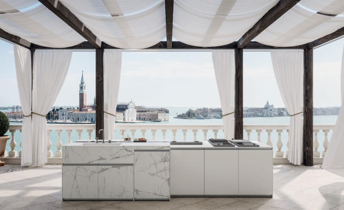 Кухня Loggia Out от Zampieri — стильный дизайн для улицы и интерьера
