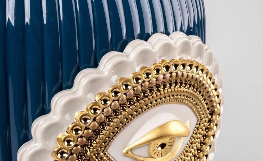 Ваза Lover’s Eyes от Lladro — фарфор с гравировкой глаза