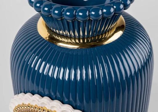 Ваза Lover’s Eyes от Lladro — фарфор с гравировкой глаза