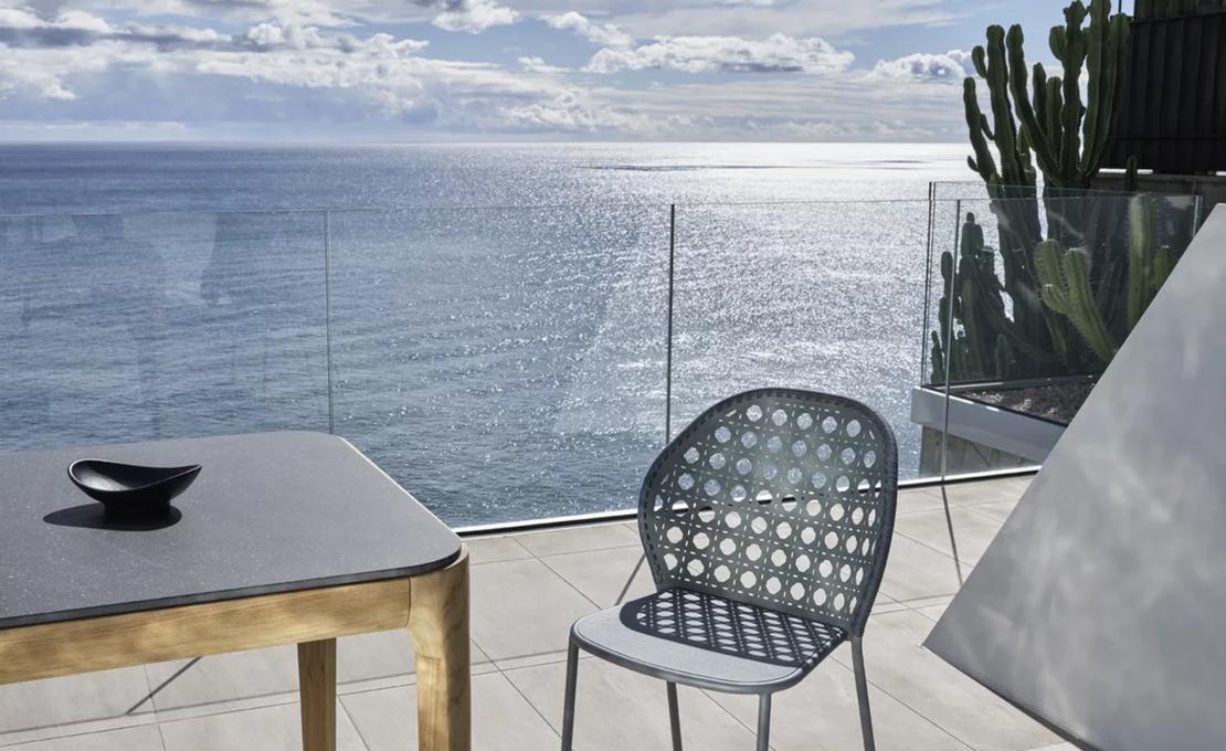 Стол Eidos фабрики Gervasoni, дизайн Габриэле и Оскара Буратти